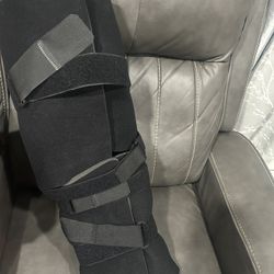Knee Boot