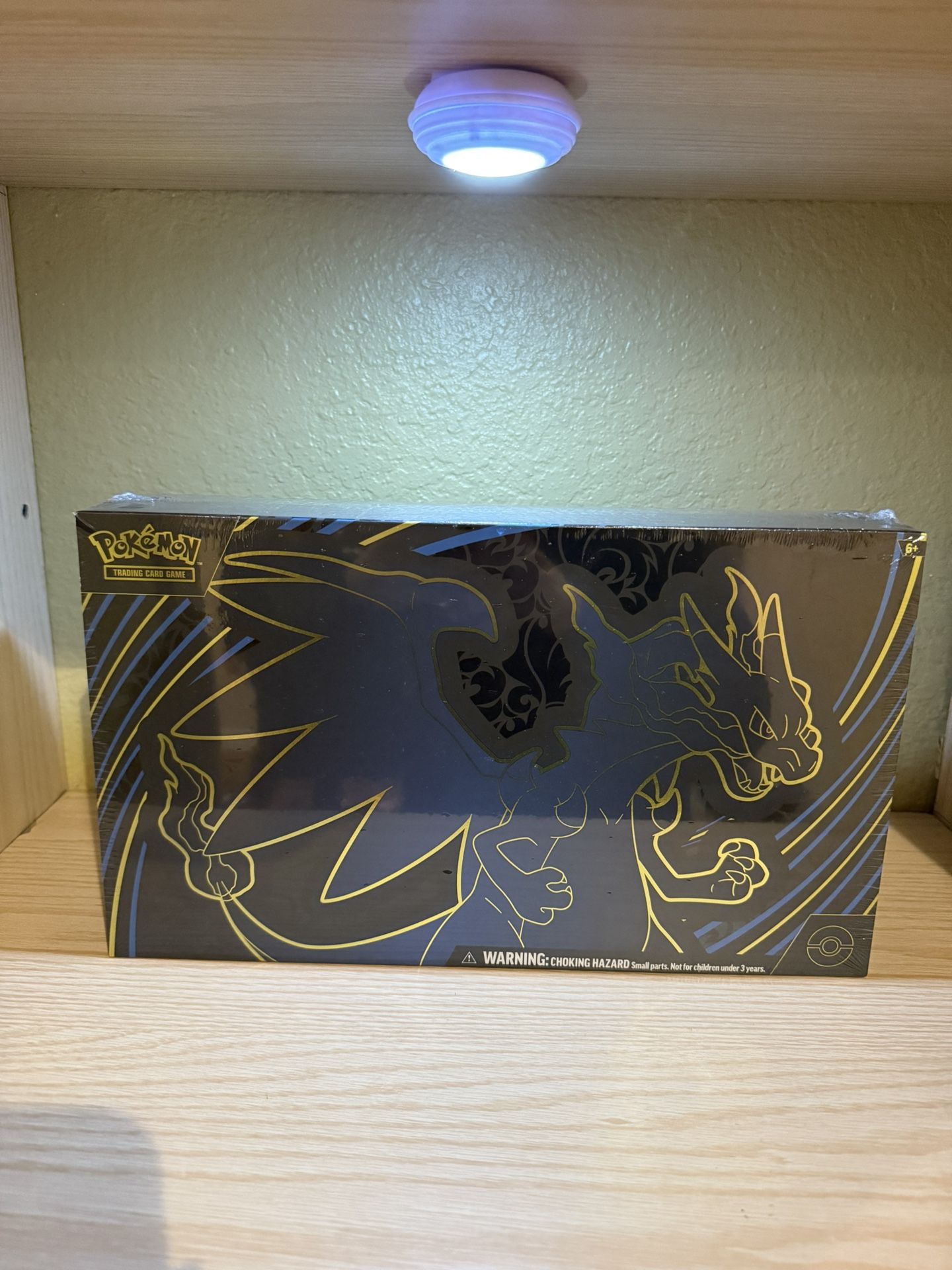 Charizard UPC – Pokémon Ultra Premium Collection – Factory Sealed