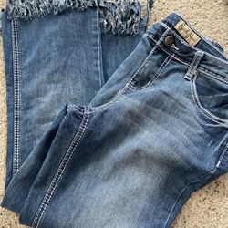 Womens Size 6 Fringe Crop Jeans 