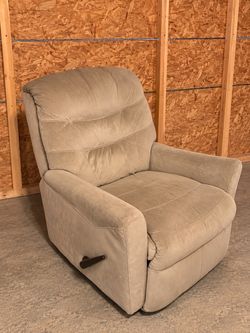 La-Z-Boy Beige Recliner Chair – Works, Armrest Needs Repair