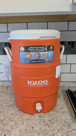 Igloo 5 gallon beverage container dispenser