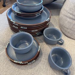 Dana’s Plate set - Never Used