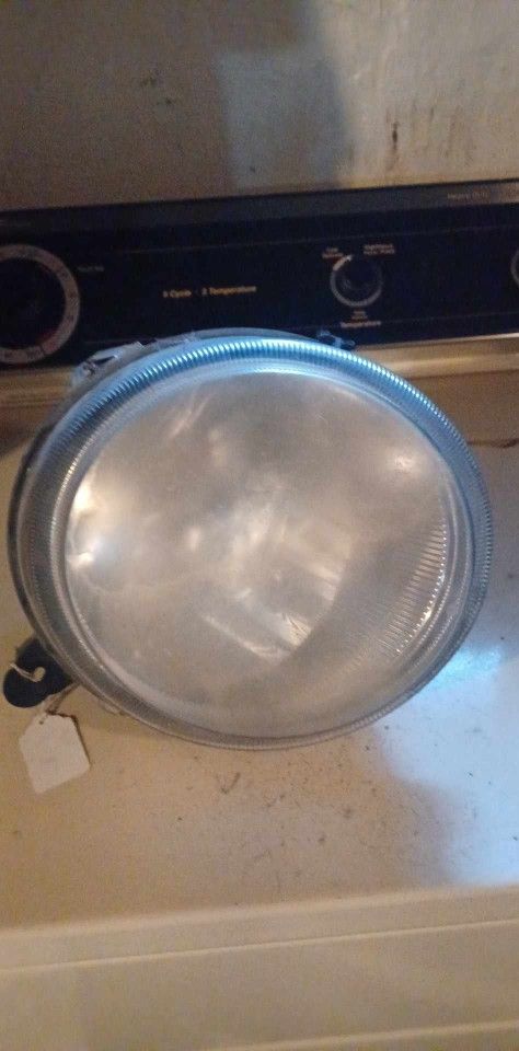 08 Patriot Right Headlight
