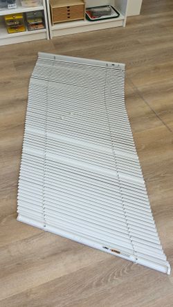 Blind 30x67”