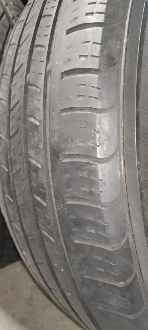 215/60/16 Kuhmo Solus 