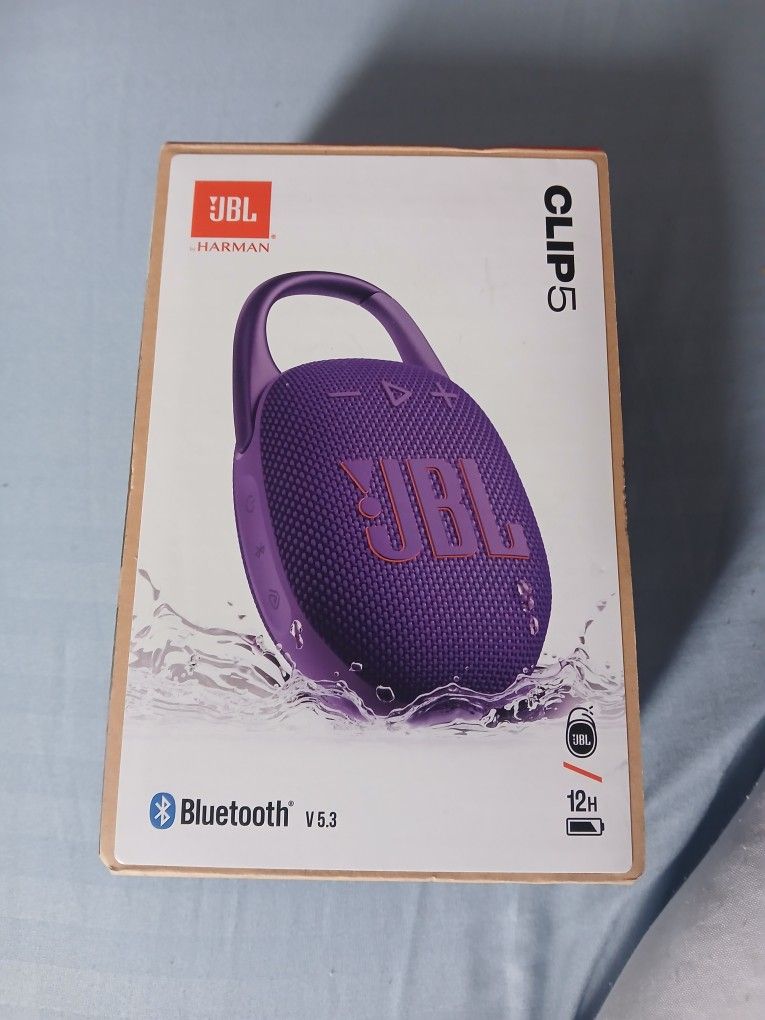 JBL Clip5 Bluetooth https://offerup.com/redirect/?o=c3BlYWtlci5OZXc=