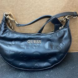 Guess Crossbody. Item No 503 (Shopgoodwill)
