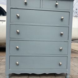 SOLID WOOD 5-DRAWER DRESSER – $95