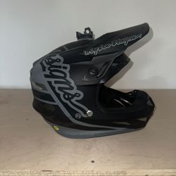 Troy Lee Designs Moto Helmet SE4
