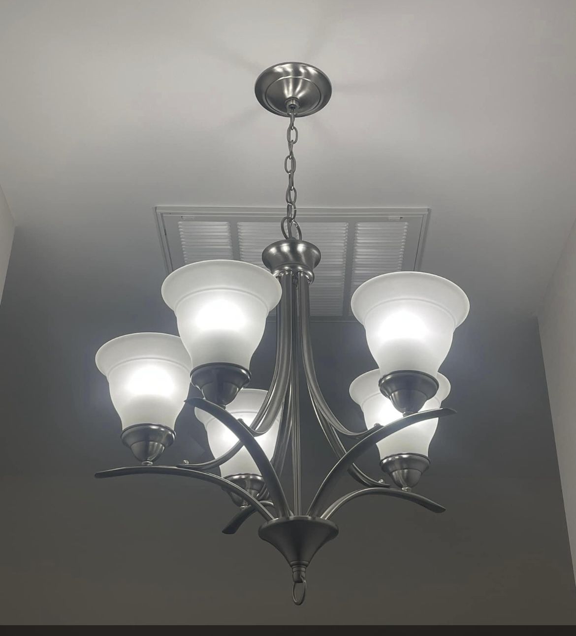 Chandelier In Perfect Condition. Works Perfectly. Pick Up In Little River .