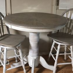 Table + 2 Chairs 