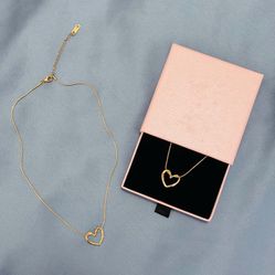 Elegant Simple Style Heart Shape Stainless Steel Hollow Out 18k Pendant Necklace.