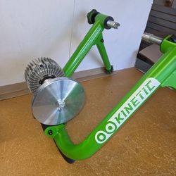 Kurt Kinetic Road Machine Smart Bike Bicycle Fluid Resistance Trainer Bluetooth