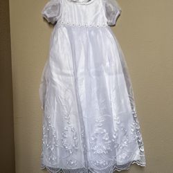 White Christening Gown With Bonet Girl Baptism Dress 6-12 Months. New With Tags/. Vestido Blanco Para Bautizo Con Gorrito  6-12 Meses. 