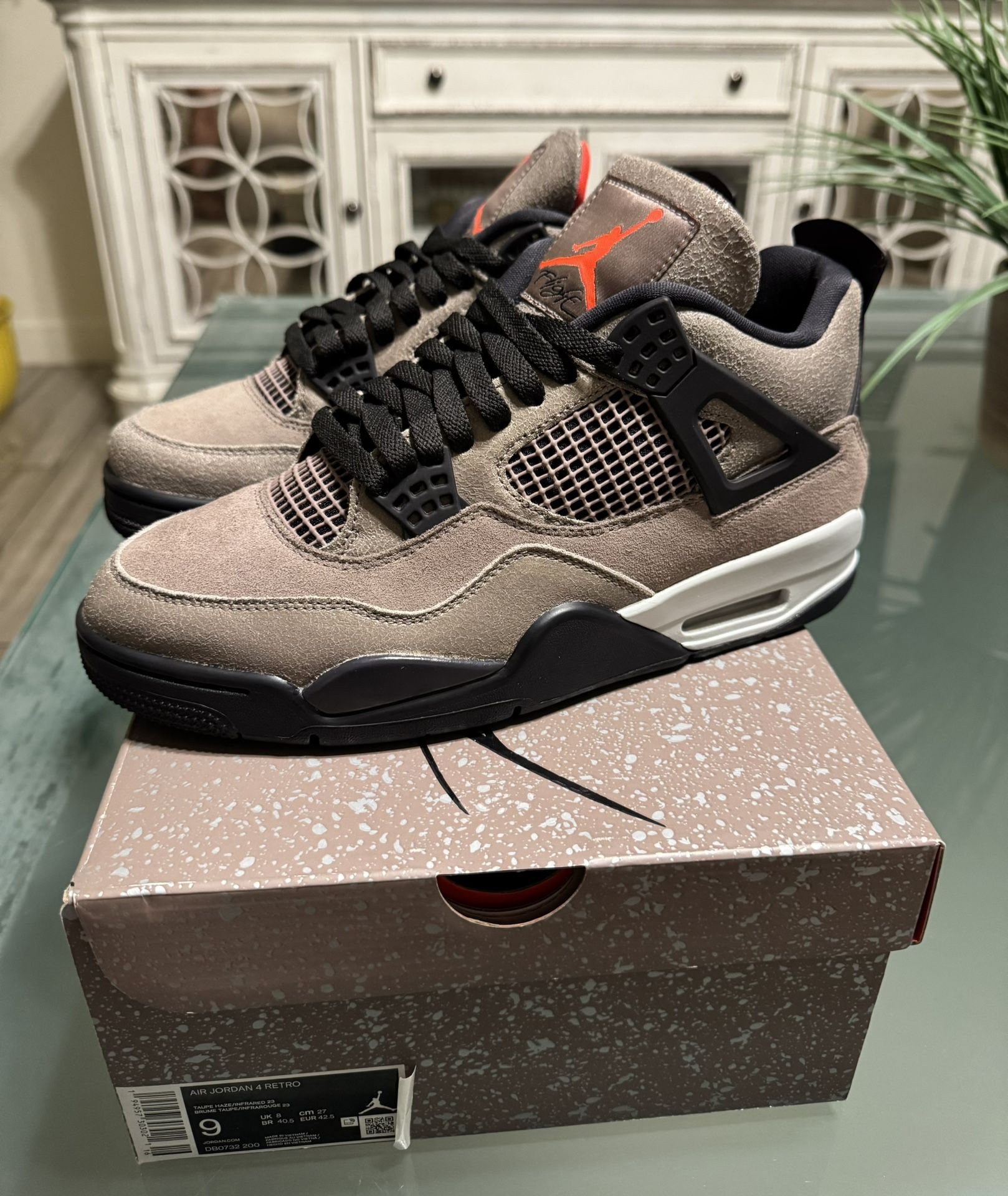 Air Jordan 4 Taupe