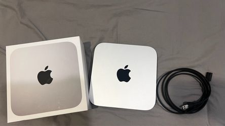 M2 Mac Mini 8GB RAM/ 256GB storage with original box and papers