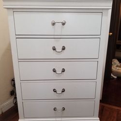 white dress or with little white stand