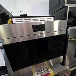 30" WOLF SINGLE WALL OVEN STAINLESS STEEL 