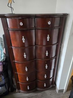 Beautiful Queen Bedroom Set