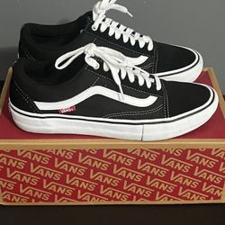 MENS VANS SHOES 9 Size 