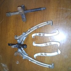 GEAR HUB BEARING PULLER