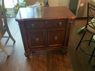Broyhill Side Table