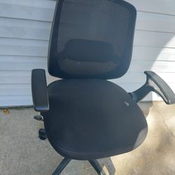 Nice Office Chair Goes Up And Down 