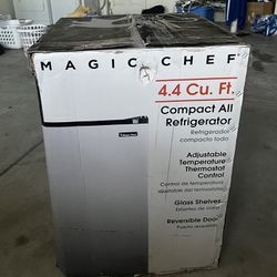 Magic Chef Refrigerator 4.4 CU. FT.