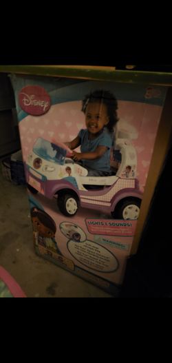 Doc MCstuffins POWER WHEELS AMBULANCE NEW IN BOX