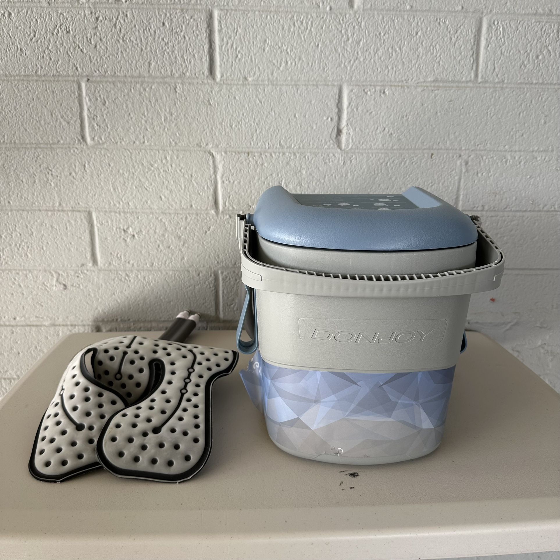 DONJOY ICEMAN CLASSIC 3 Cold Ice Therapy with AC Adapter + Pad