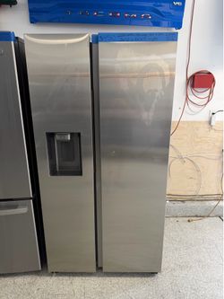 Side-by-side refrigerator