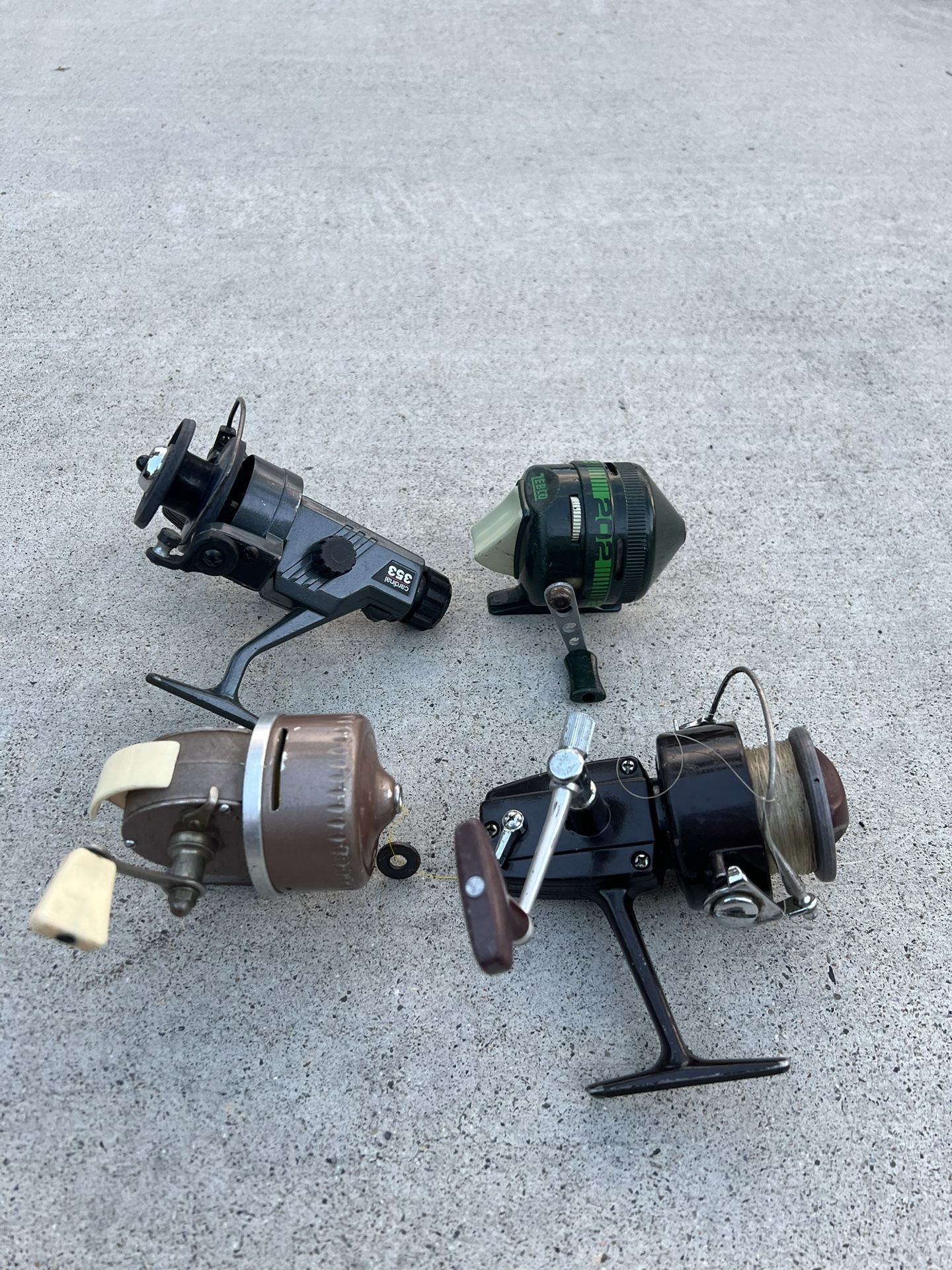 Vintage Fishing Reels Zebco, ABU Garcia, SouthBend, and Daiwa Take All $35.00