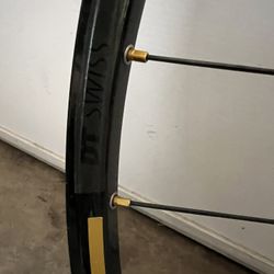 DT Swiss 700c Disc Wheelset – Black/Gold – True & Clean 