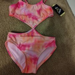 New Beautiful Girls Bathing Suit Size 6/7 . See 👀 Photos. Cash And Pickup Only. Great Price 