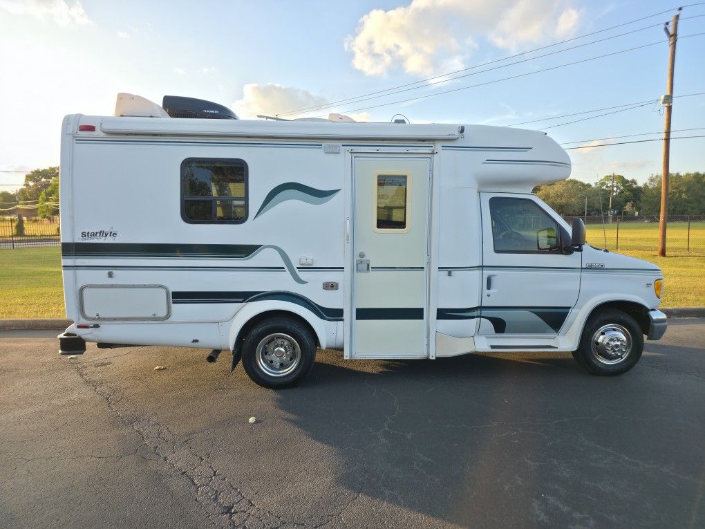 1998 Coachmen Starflyte
21FT Ford E350 XLT 6.8L Ford V10 engine, Ford chassis, Ford transmission, cruise control, tilt steering wheel, power windows,