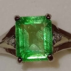 14kt White Gold 1.25 CT Natural Colombian Emerald Ring