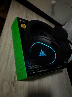 Razer barracuda X chroma gaming head set