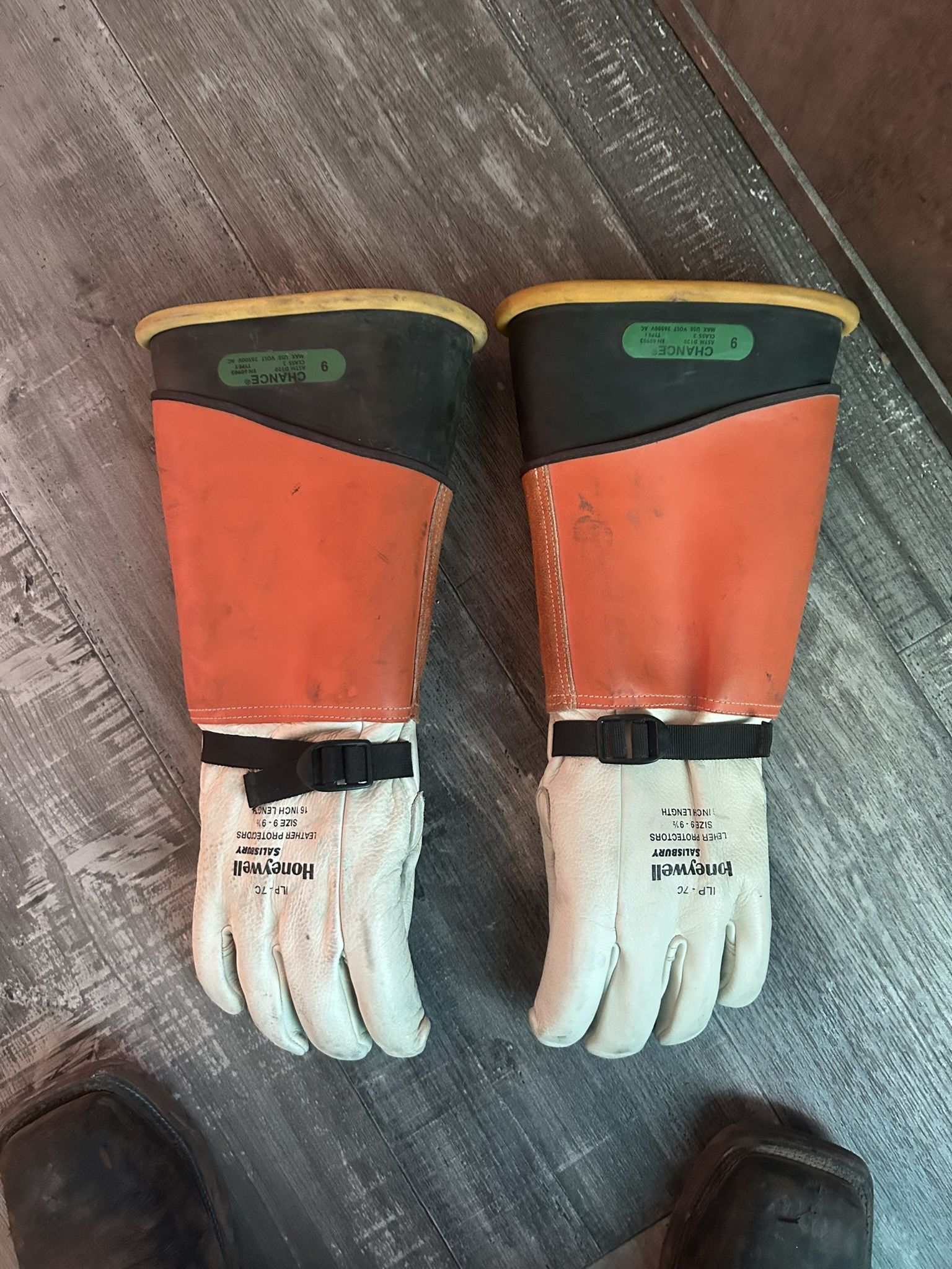 Honeywell Salisbury electric Glove