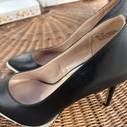 Women’s Used-High Heel With Diamond Stud Bottoms