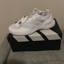 New Women’s Adidas Size 8