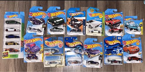 31 hot wheels lot