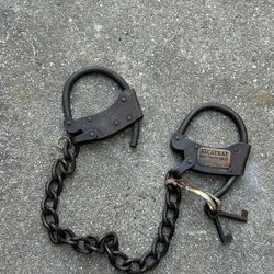 Alcatraz San Francisco Prison Iron Adjustable Handcuffs With Chain