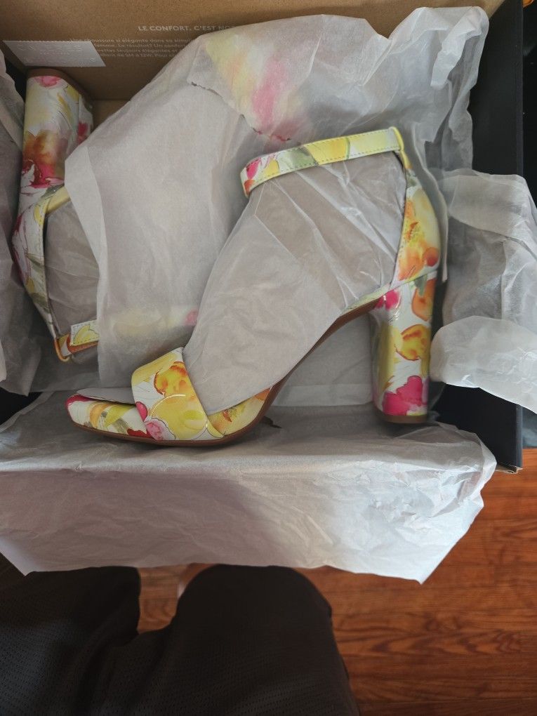Naturalizer Heels, Yellow Floral