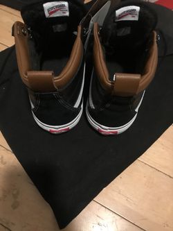 Men’s size 7 vans all weather MTE