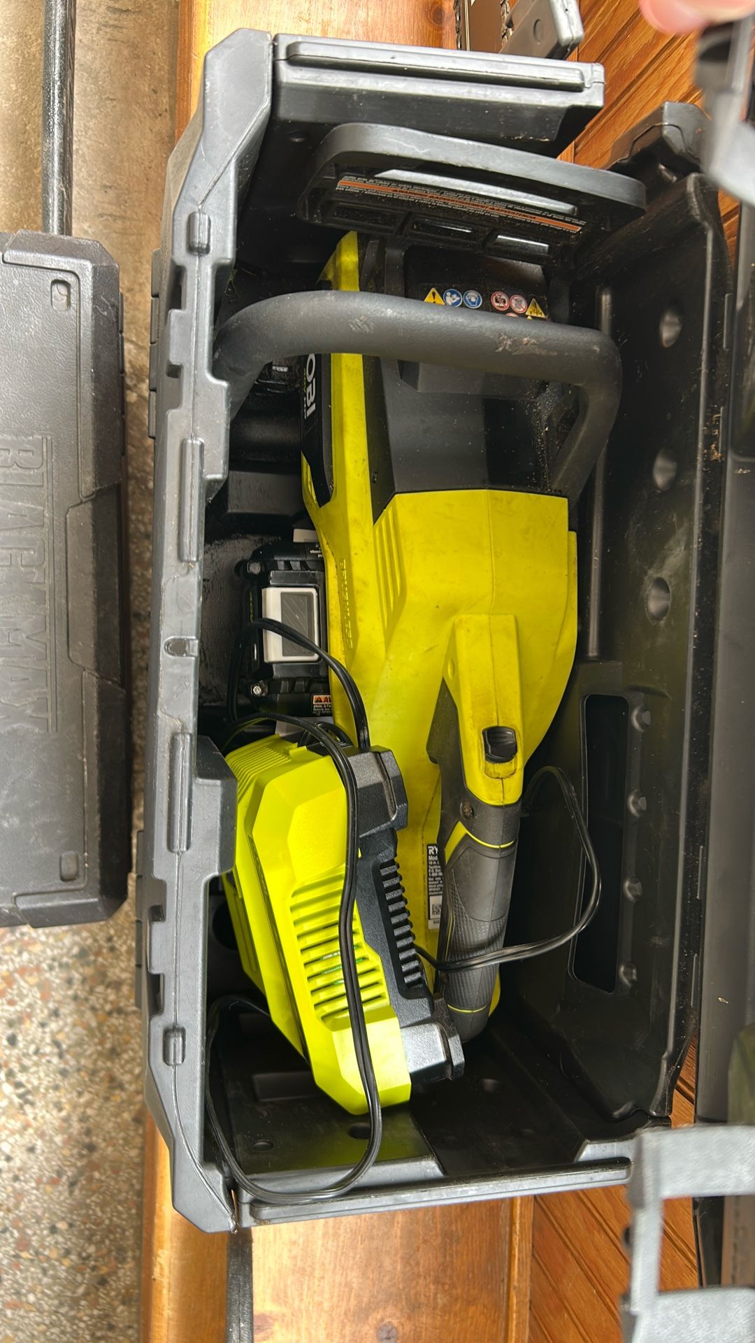 Ryobi 18 In Battery Chainsaw