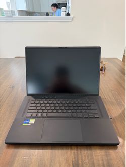 ASUS ROG Zephyrus RTX 4070 Gaming Laptop • i9 • 32GB RAM • 240Hz
