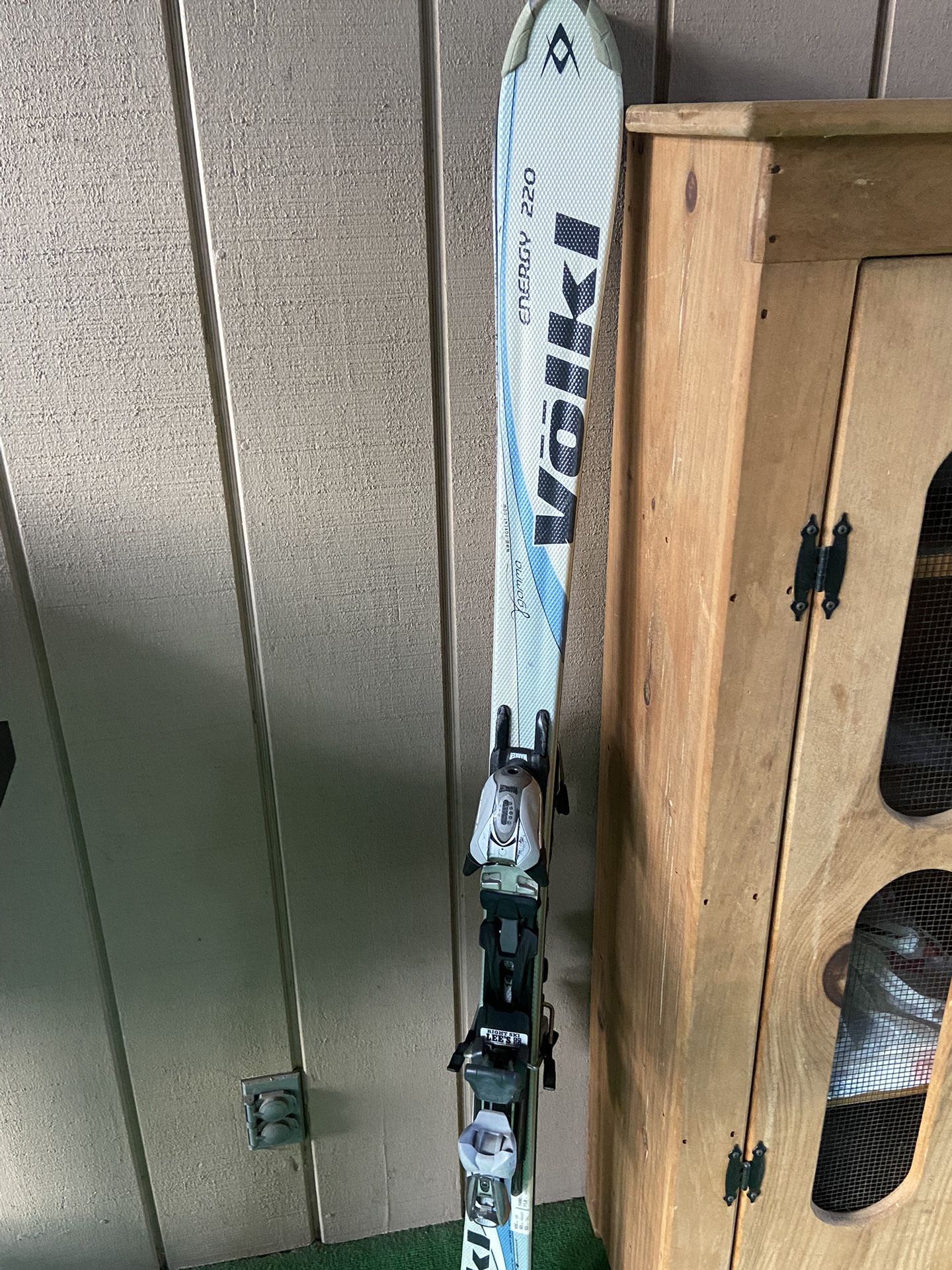 Used Skis Size 8.5