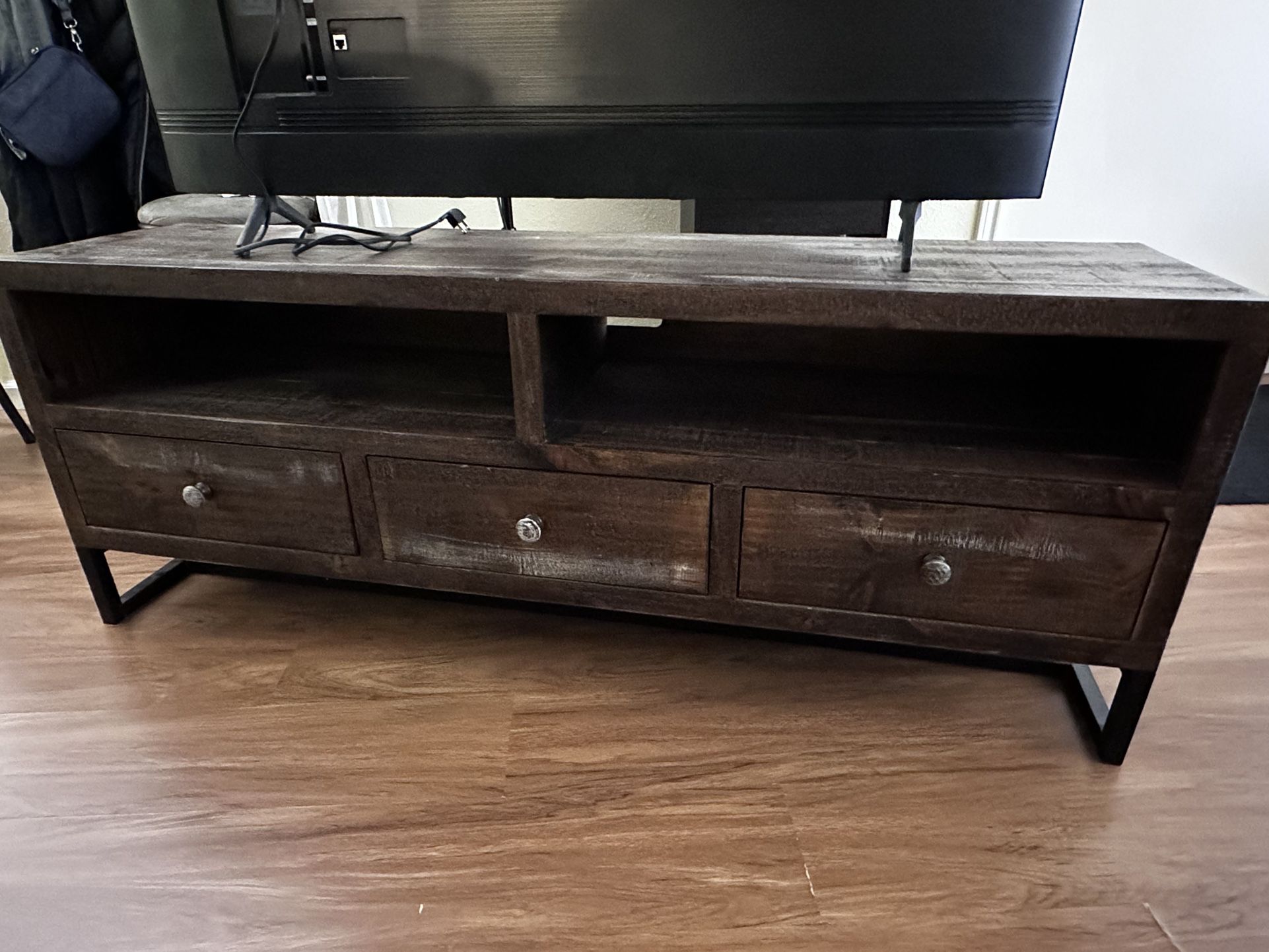 tv stand/table