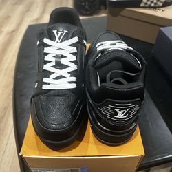 Black LV | LV Trainers (READ DESCRIPTION 👇)