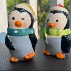 Penguin Salt And Pepper Shakers Scarf & Hat 3.75" Holiday Christmas Winter